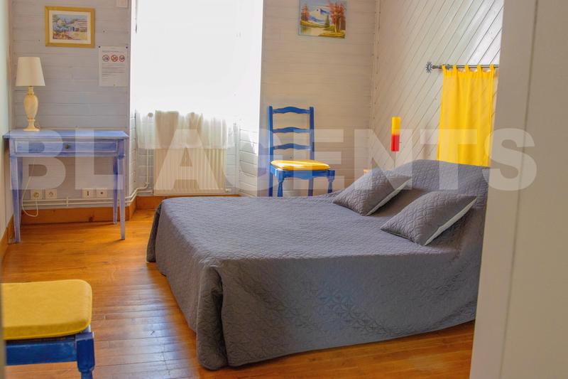 Propriété - 341 m² - 12 pièces