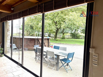 Maison - 228 m² - 7 pièces