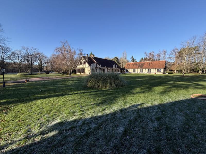 Maison - 328 m² - 7 pièces