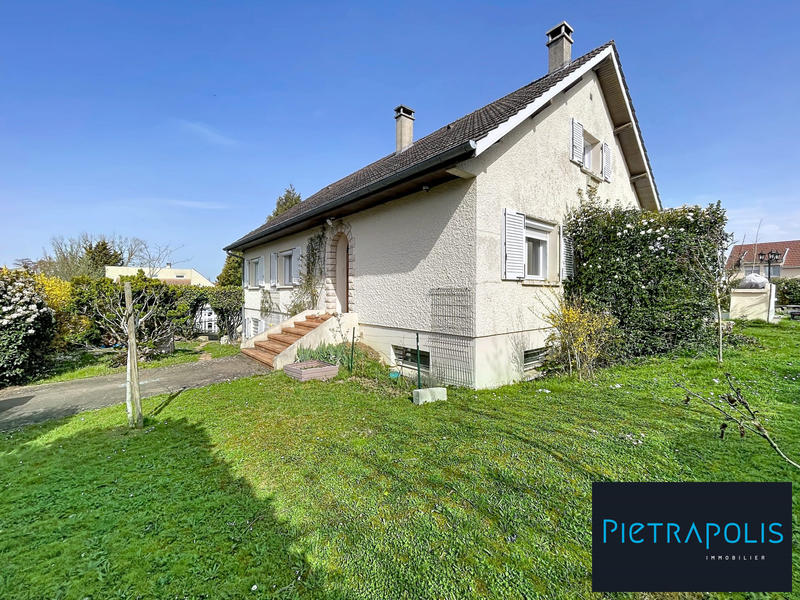 Maison - 186 m² - 8 pièces