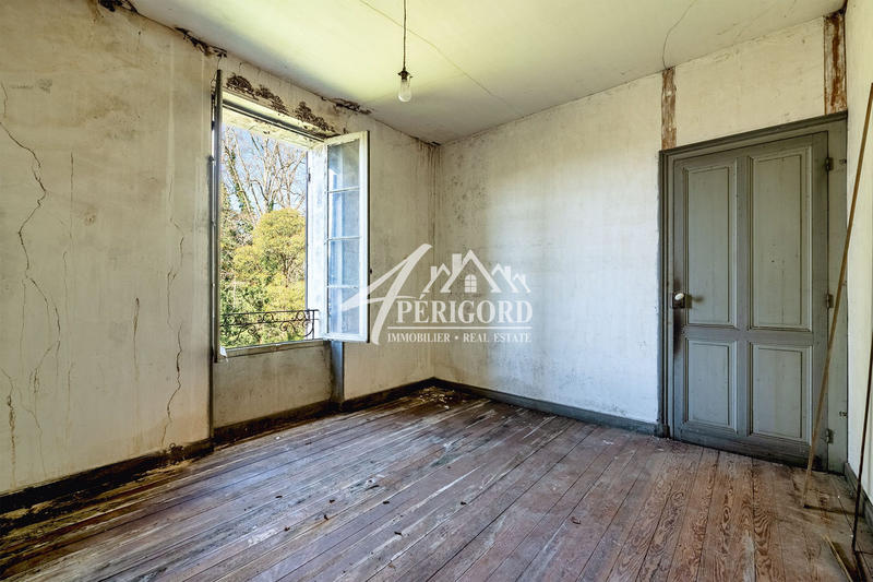 Maison - 311 m² - 15 pièces