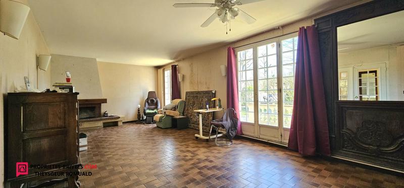 Maison - 228 m² - 9 pièces