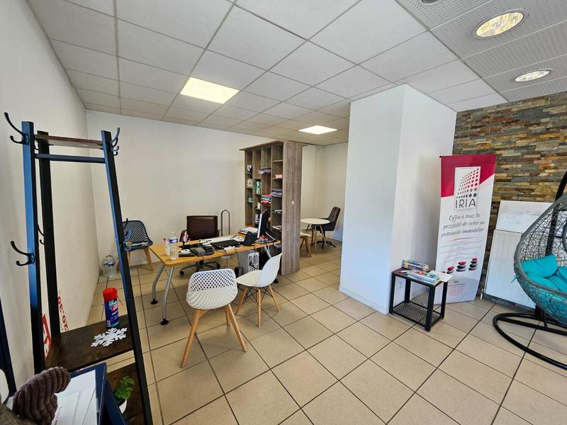 Local commercial - 102 m² - 2 pièces