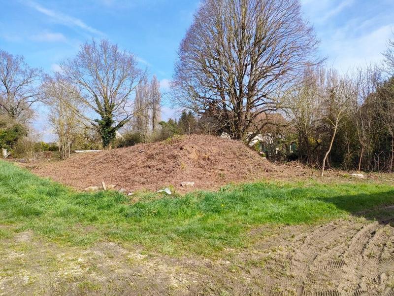 Terrain constructible - 1 641 m²