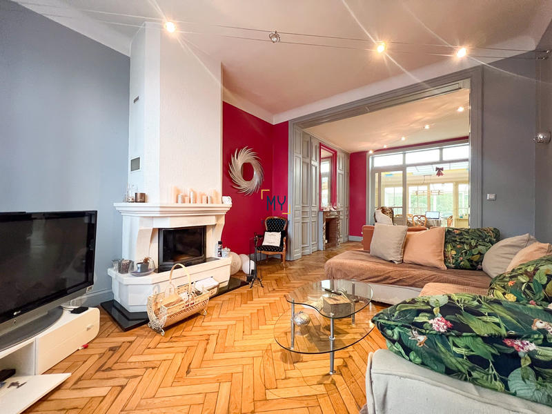 Maison - 195 m² - 7 pièces