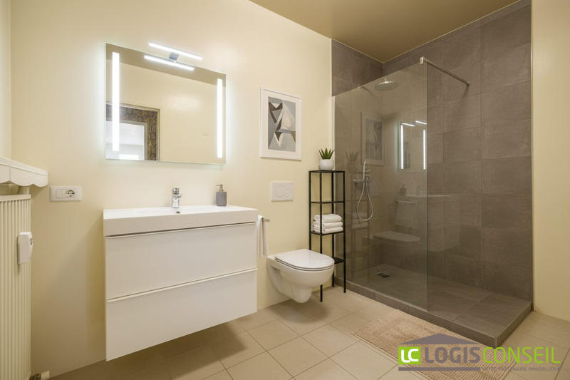 Appartement - 85 m² - 4 pièces