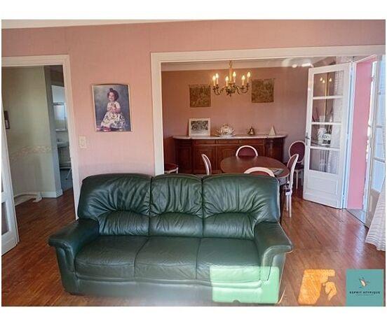 Maison - 171 m² - 7 pièces