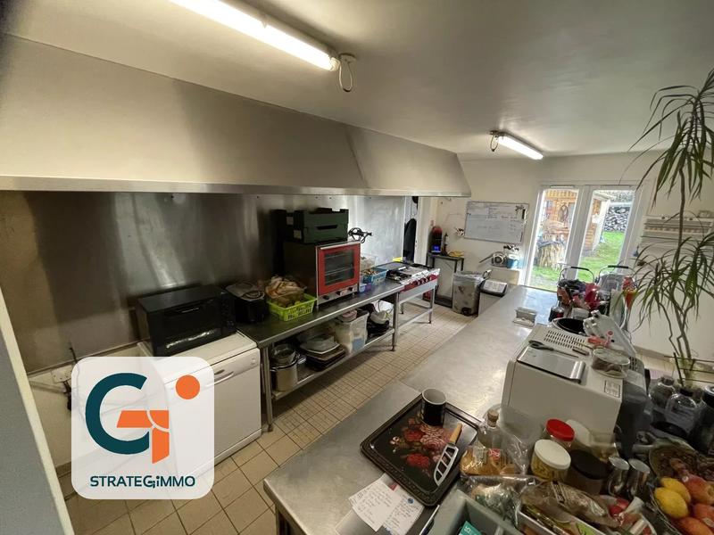 Maison - 320 m² - 12 pièces