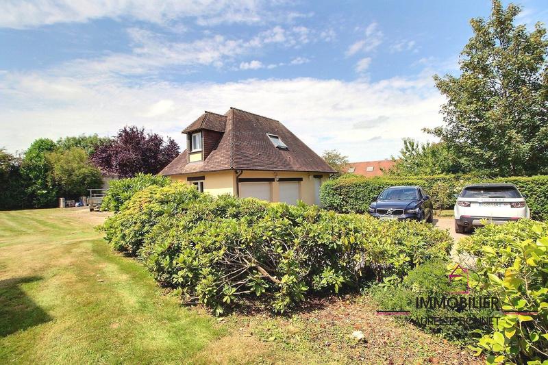 Maison traditionnelle - 130 m² - 7 pièces