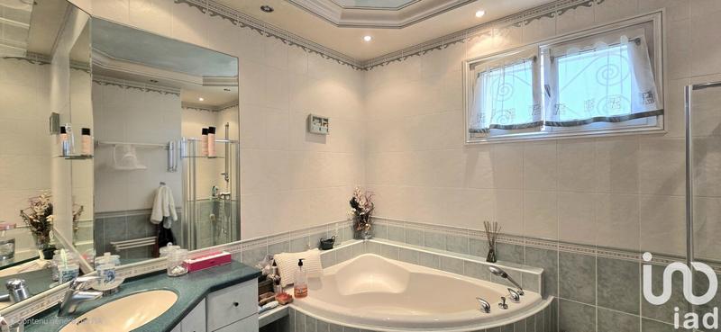 Maison - 170 m² - 5 pièces