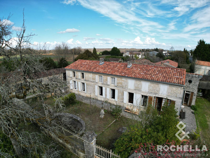 Maison ancienne - 310 m² - 10 pièces