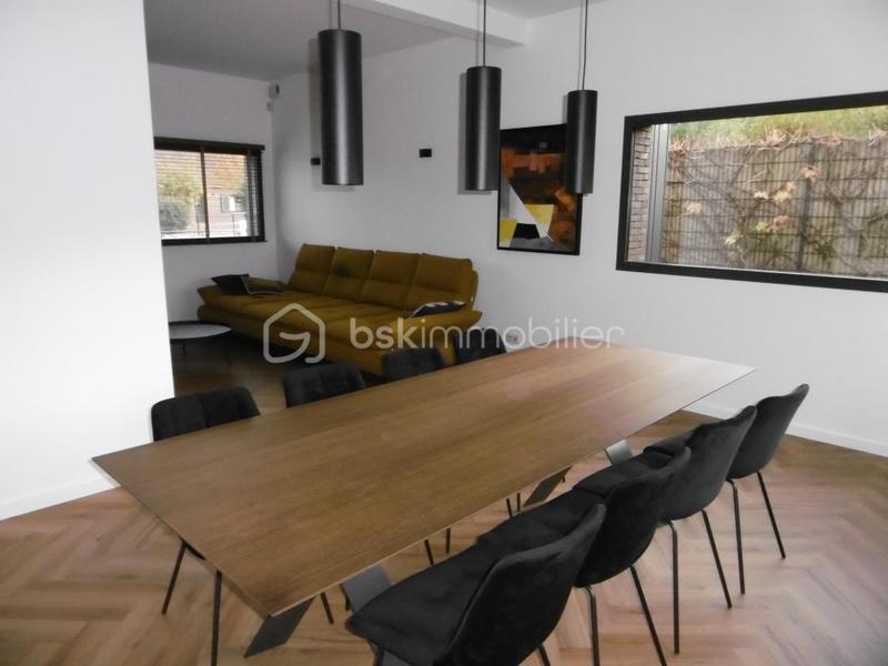 Maison - 205 m² - 6 pièces