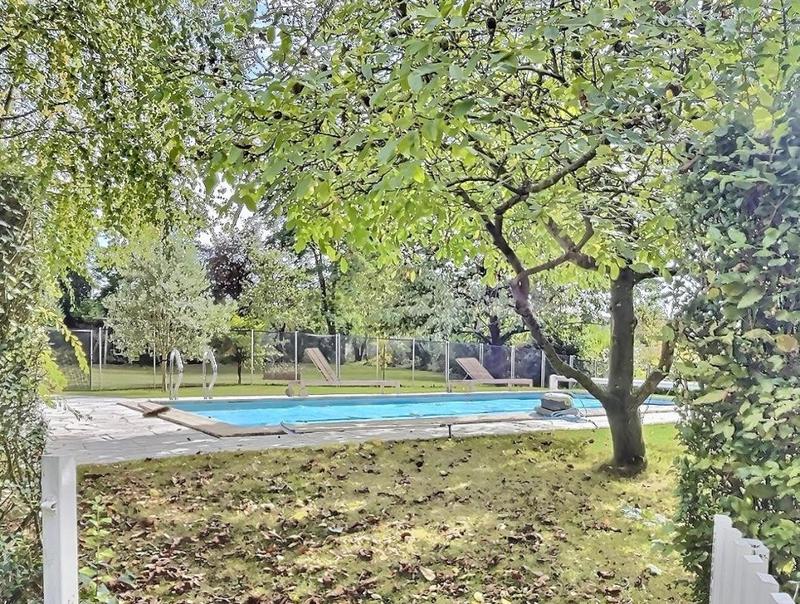 Maison - 235 m² - 8 pièces