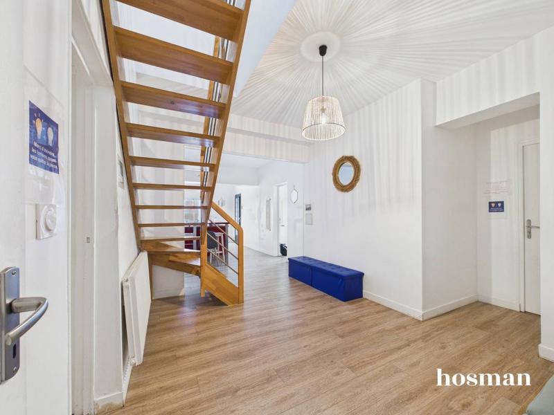 Maison - 220 m² - 10 pièces