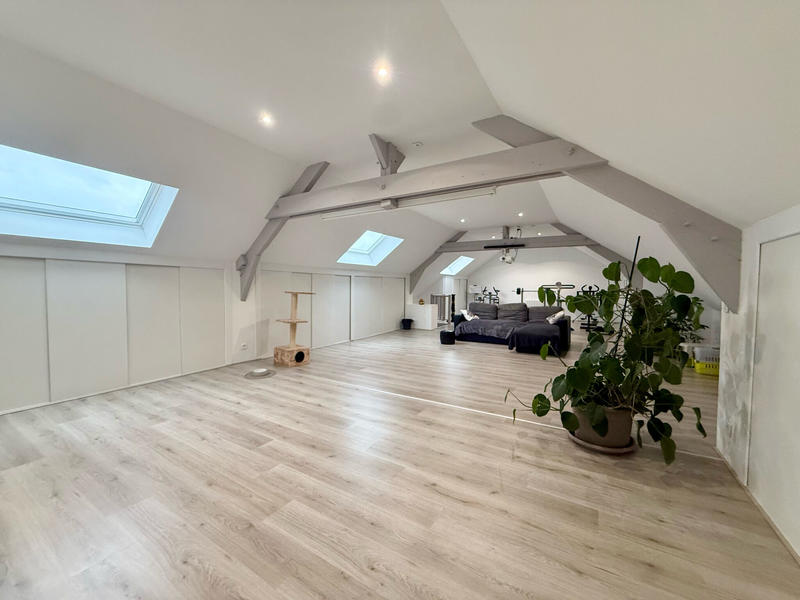 Maison - 276 m² - 8 pièces