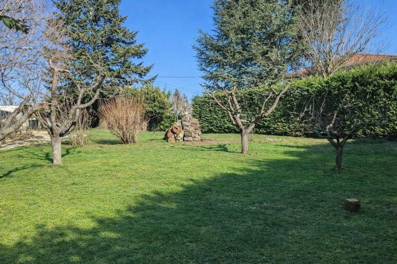 Terrain constructible - 750 m²