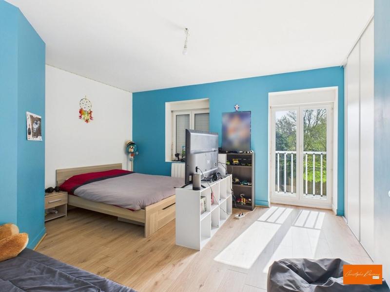 Maison - 240 m² - 8 pièces