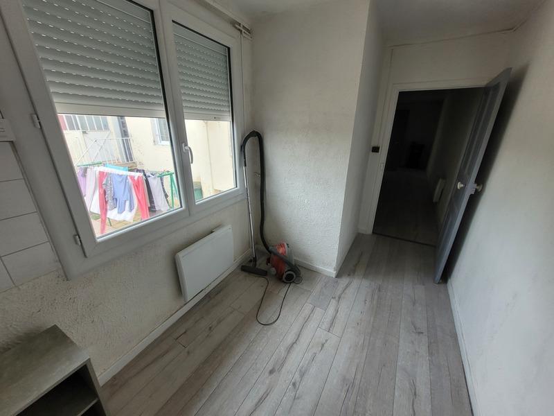 Local d'activité / Entrepôt - 86 m² - 6 pièces