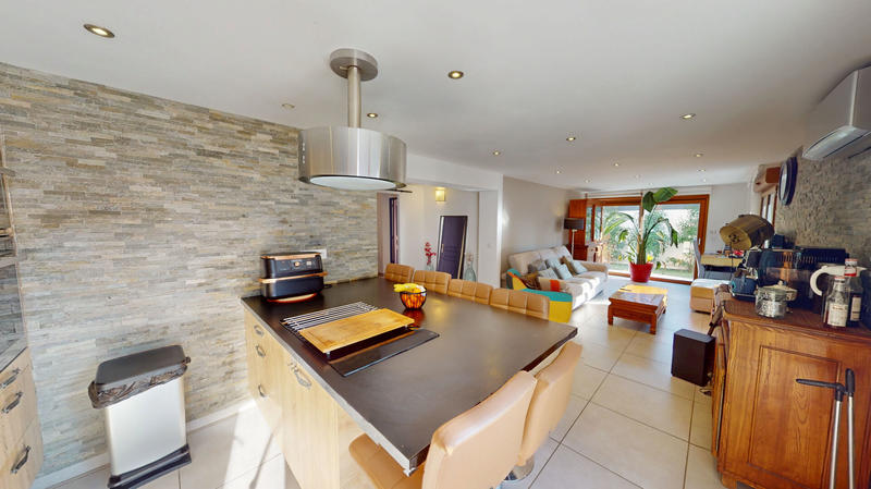 Appartement - 100 m² - 4 pièces