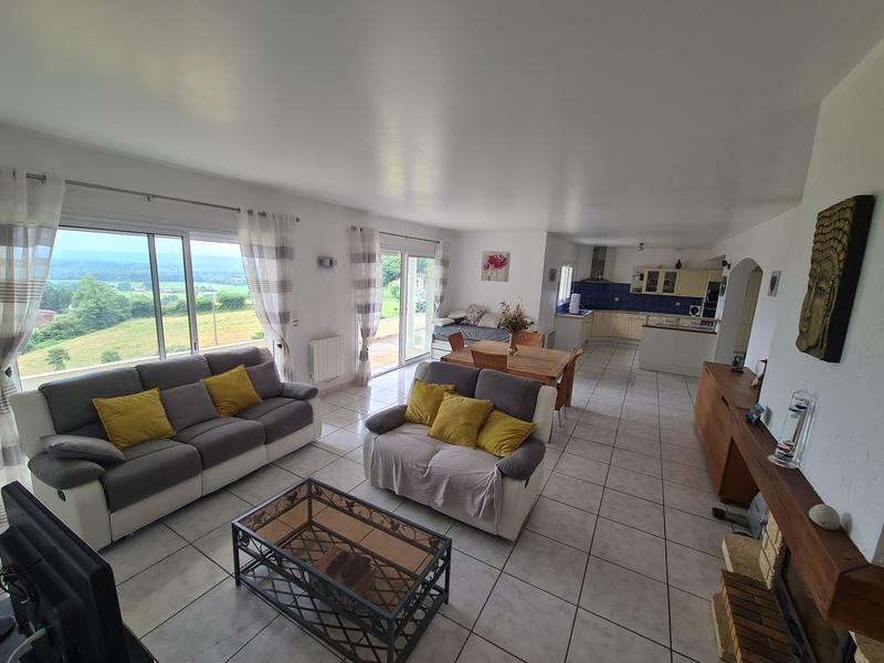 Maison traditionnelle - 125 m² - 5 pièces