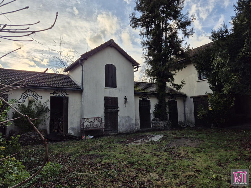 Maison - 264 m² - 12 pièces