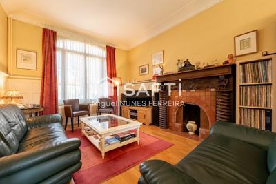 Maison - 206 m² - 10 pièces