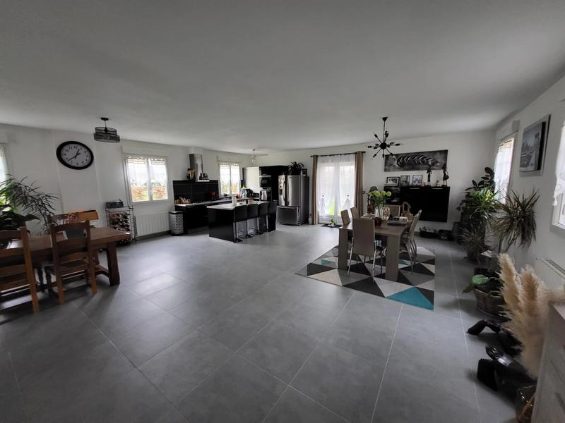 Maison - 282 m² - 11 pièces