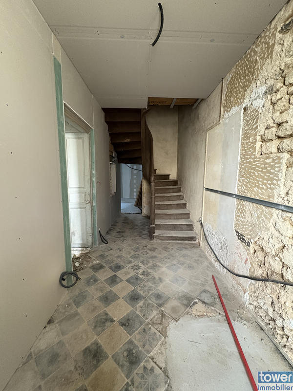 Maison de village - 307 m² - 7 pièces