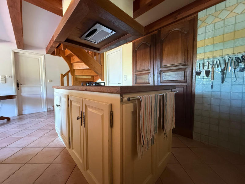 Propriété - 201 m² - 6 pièces