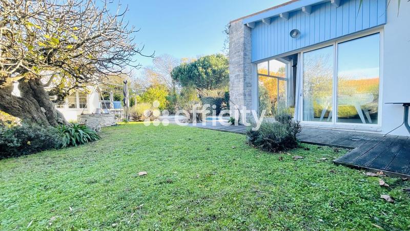 Maison en pierre - 200 m² - 8 pièces