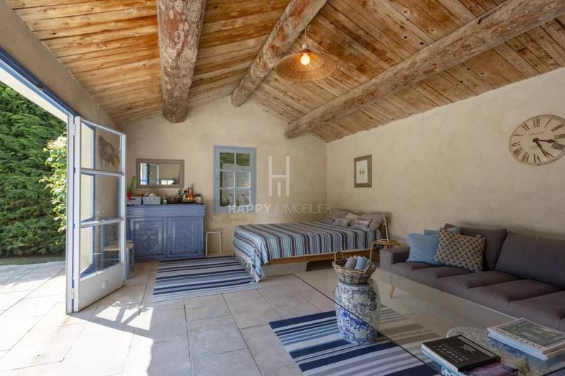 Mas - 300 m² - 9 pièces