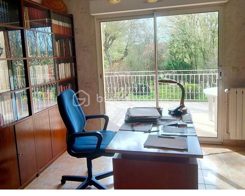 Maison - 310 m² - 7 pièces