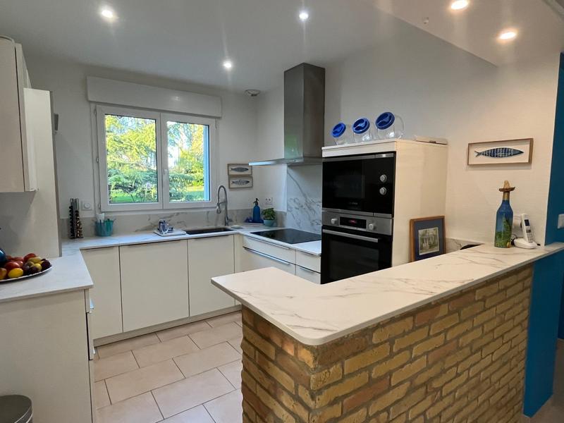 Maison contemporaine - 267 m² - 10 pièces