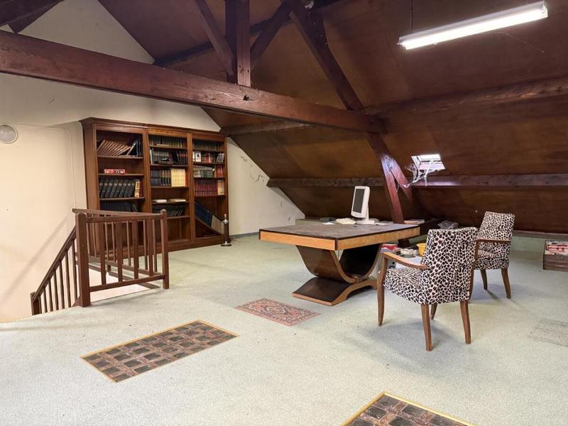 Maison - 644 m² - 12 pièces