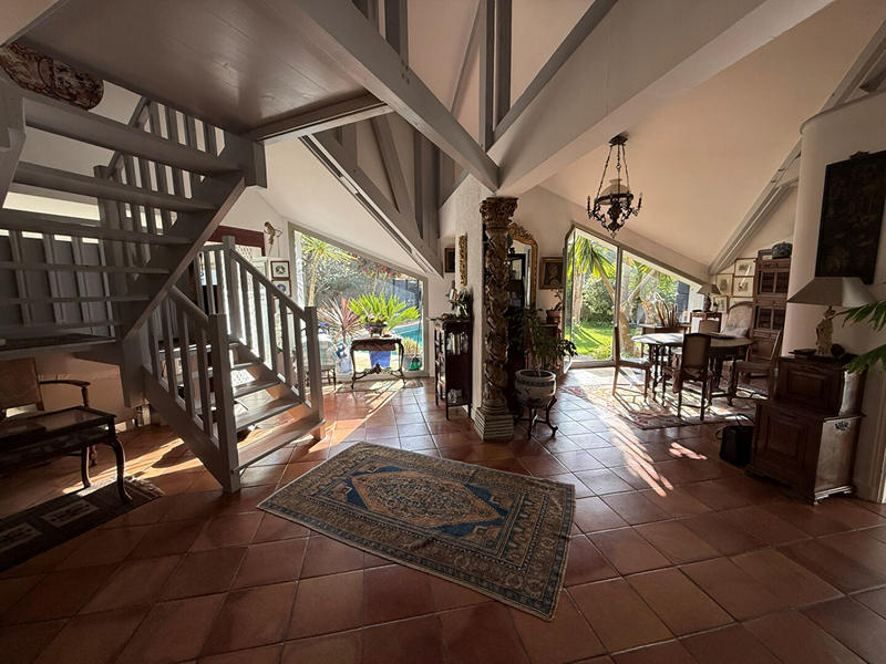 Maison - 187 m² - 6 pièces