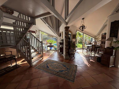 Maison - 187 m² - 6 pièces