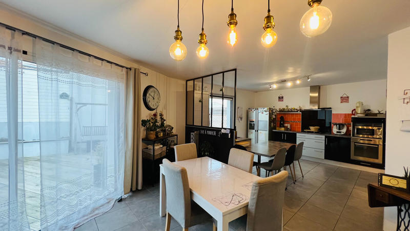 Maison - 137 m² - 5 pièces