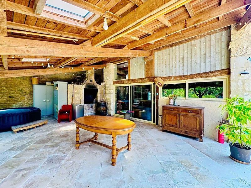 Maison - 210 m² - 5 pièces