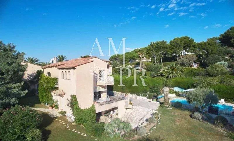 Villa - 400 m² - 10 pièces