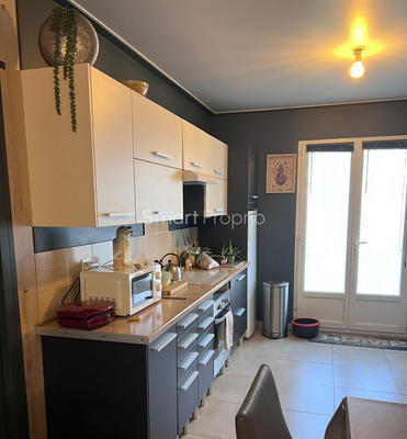 Villa - 100 m² - 5 pièces