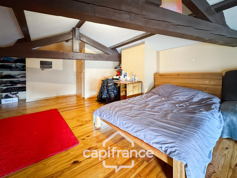 Maison - 197 m² - 9 pièces