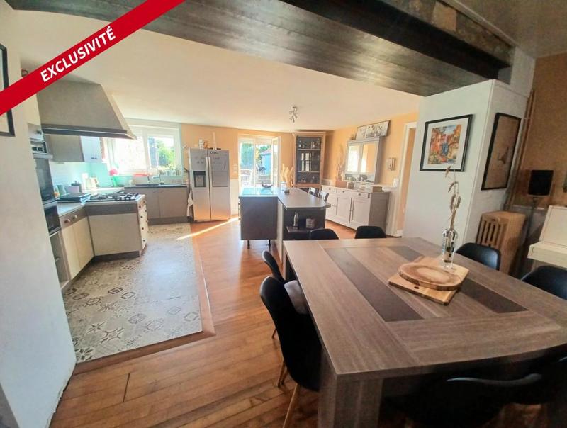 Maison - 205 m² - 7 pièces