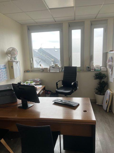 Bureau - 130 m² - 7 pièces