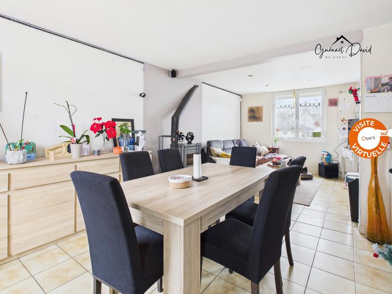 Maison - 90 m² - 5 pièces