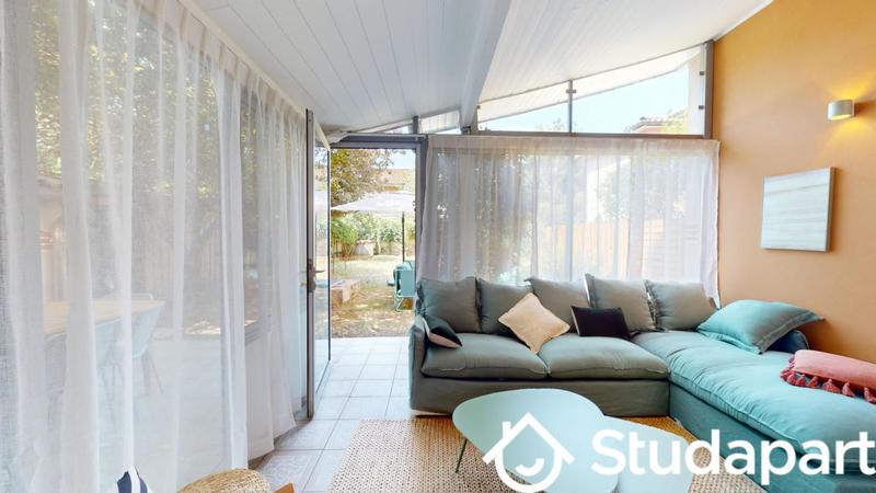 Chambre - 10 m² - 1 pièce