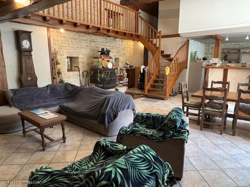 Maison ancienne - 263 m² - 8 pièces