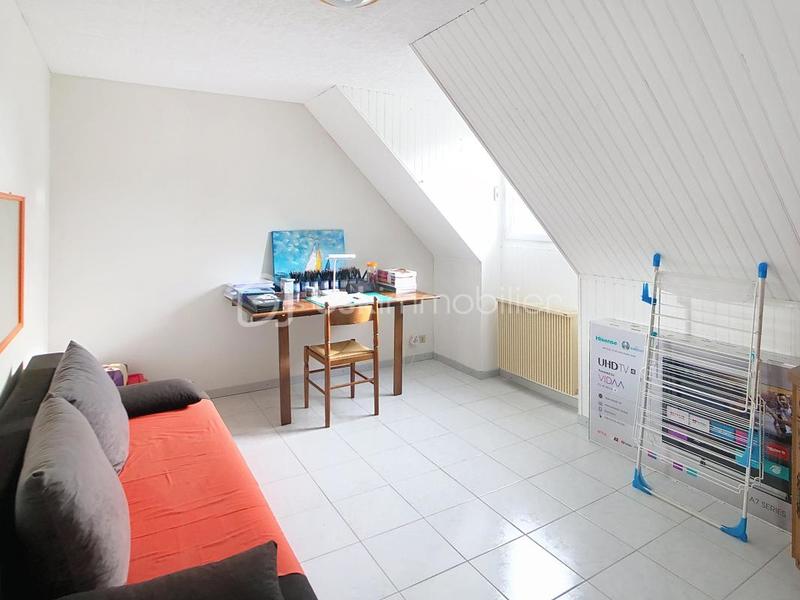 Maison traditionnelle - 197 m² - 8 pièces