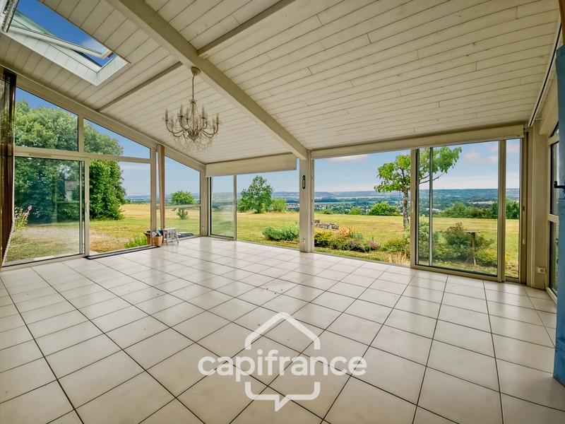 Maison - 235 m² - 7 pièces