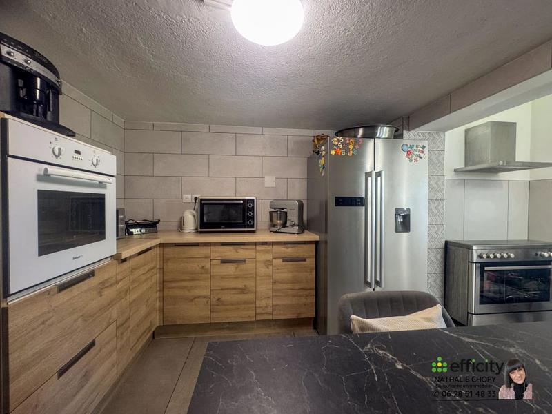 Maison - 250 m² - 12 pièces