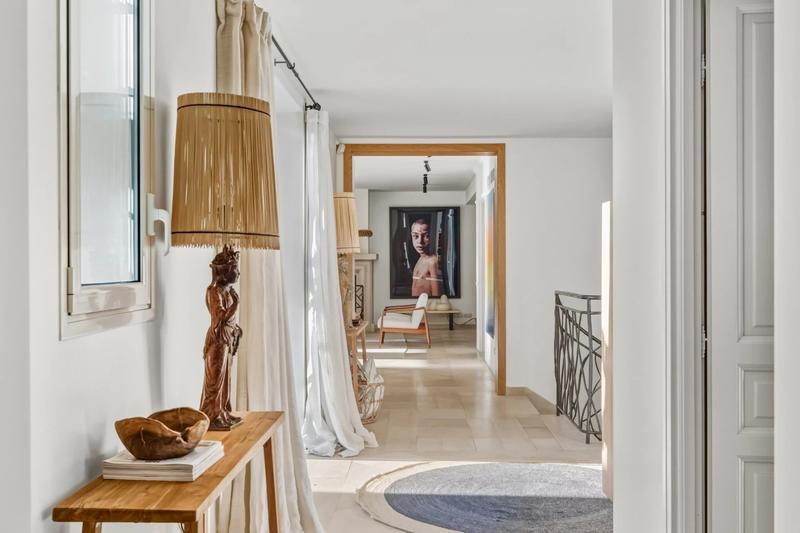 Villa - 277 m² - 9 pièces